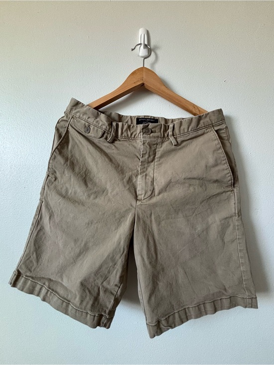 Banana Republic Other - Banana Republic Men's Flat-Front Shorts in Khaki